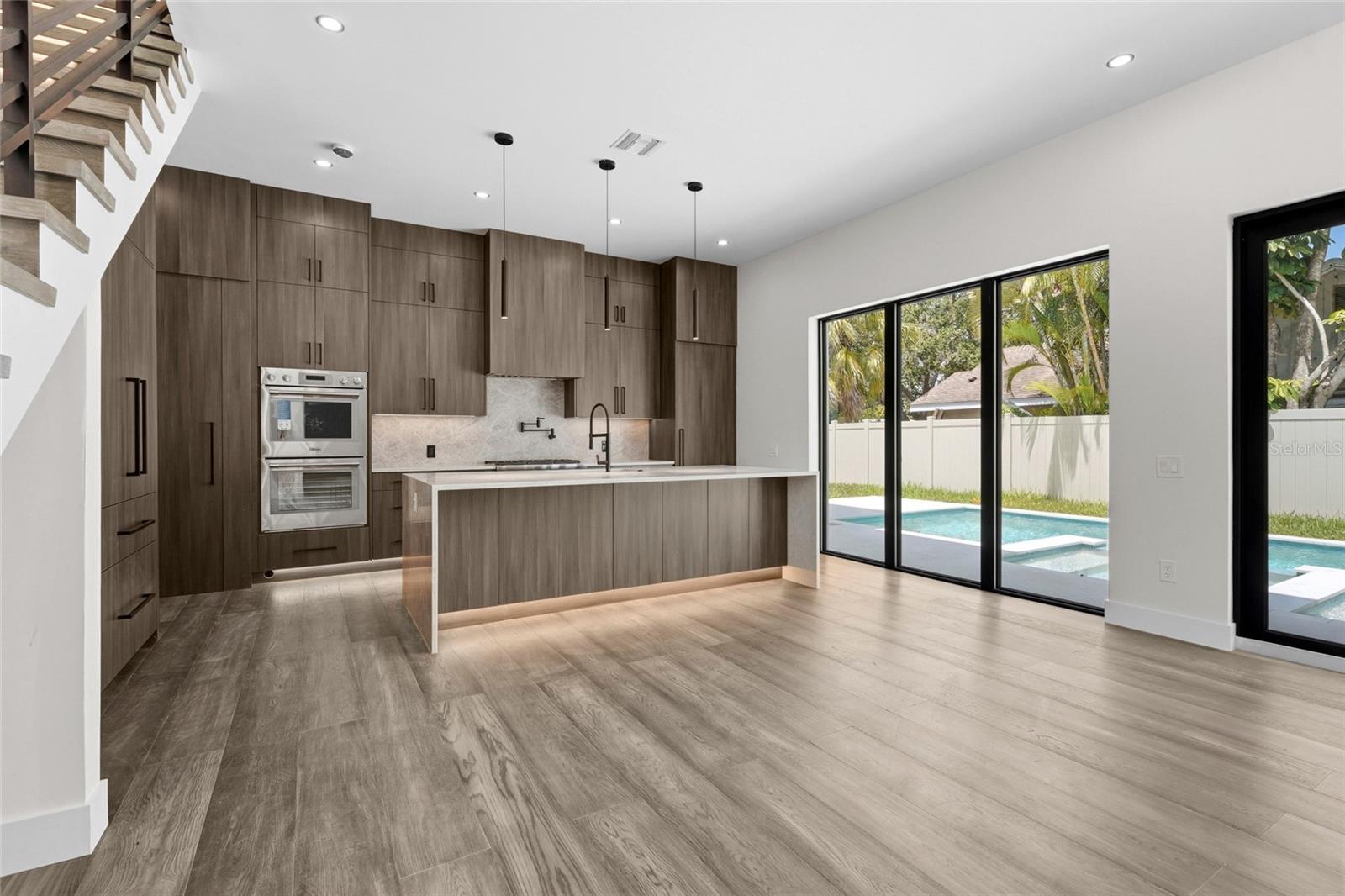 2604 SYDELLE ST — photo 36