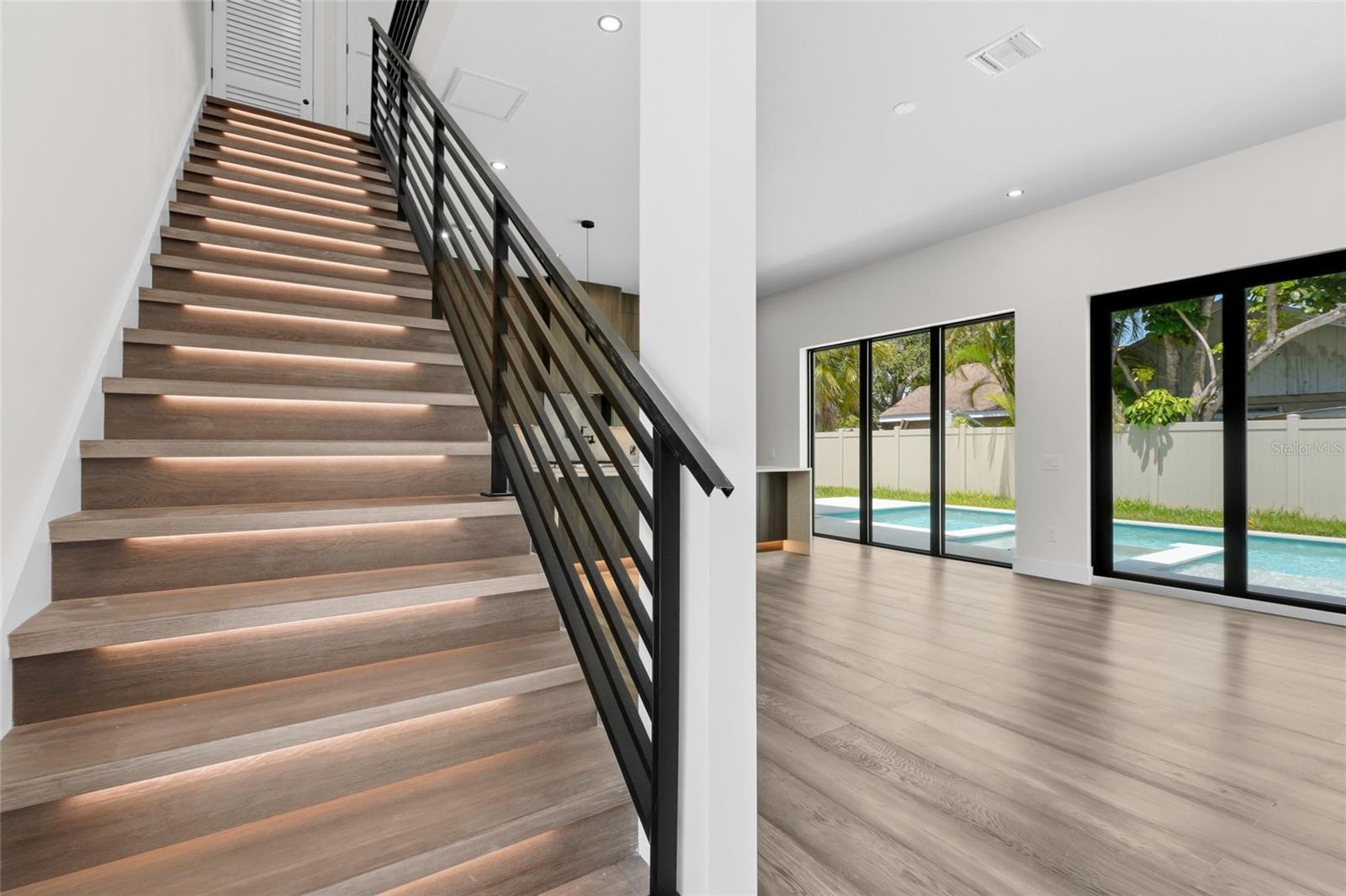 2604 SYDELLE ST — photo 8