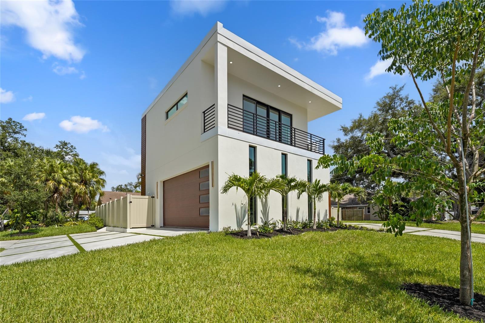 2604 SYDELLE ST — photo 22