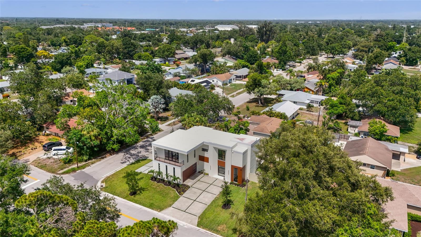 2604 SYDELLE ST — photo 84
