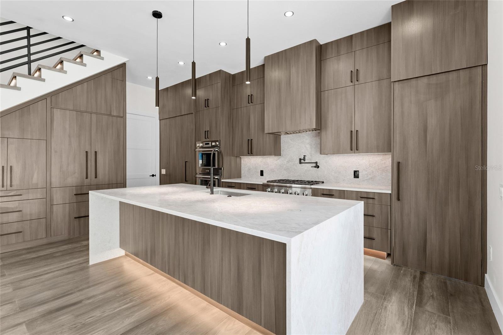 2604 SYDELLE ST — photo 38