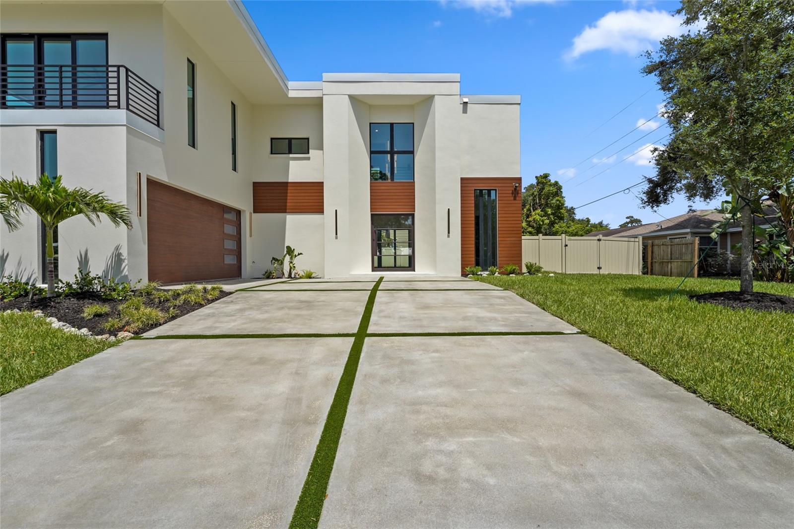2604 SYDELLE ST — photo 25