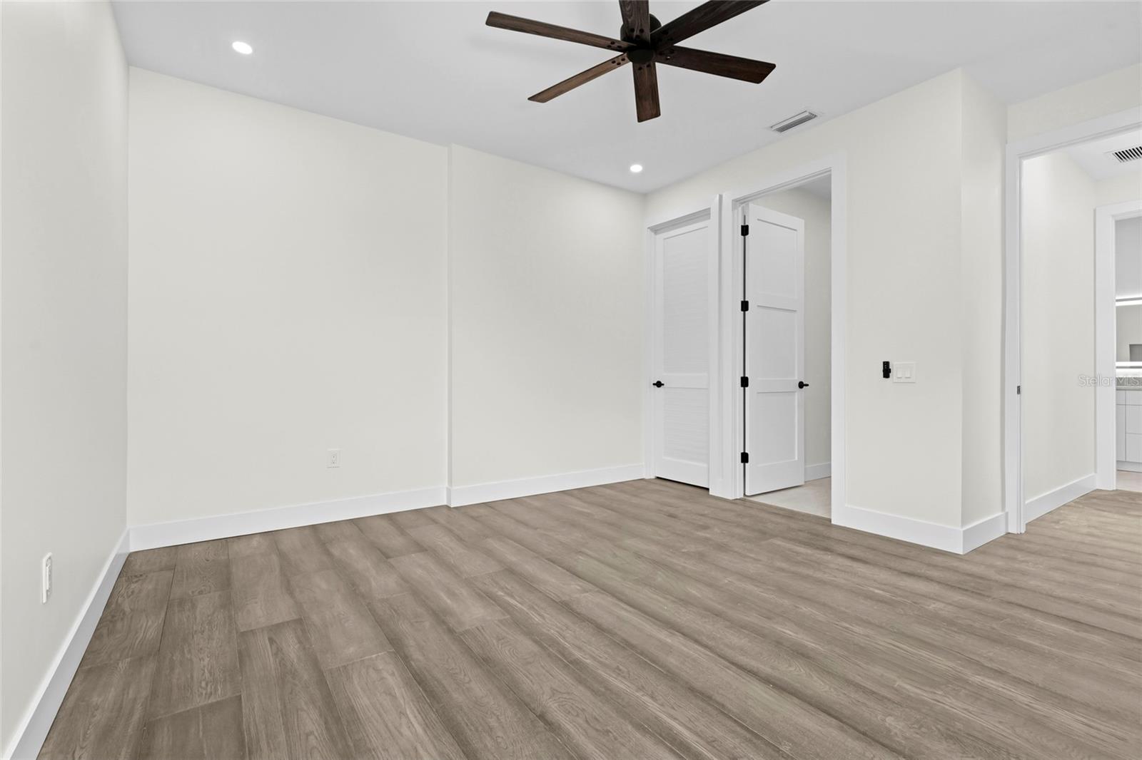 2604 SYDELLE ST — photo 69