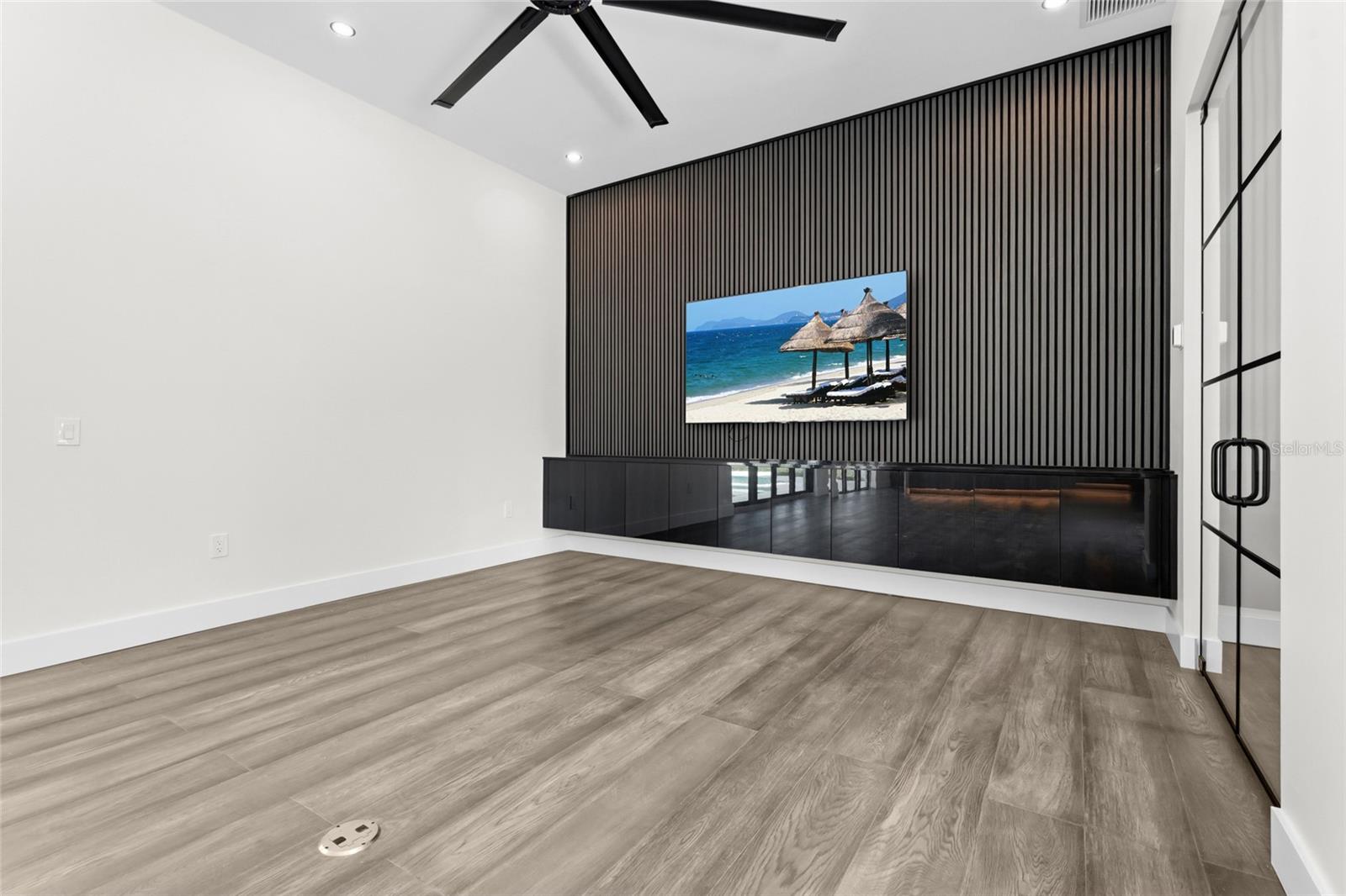 2604 SYDELLE ST — photo 34