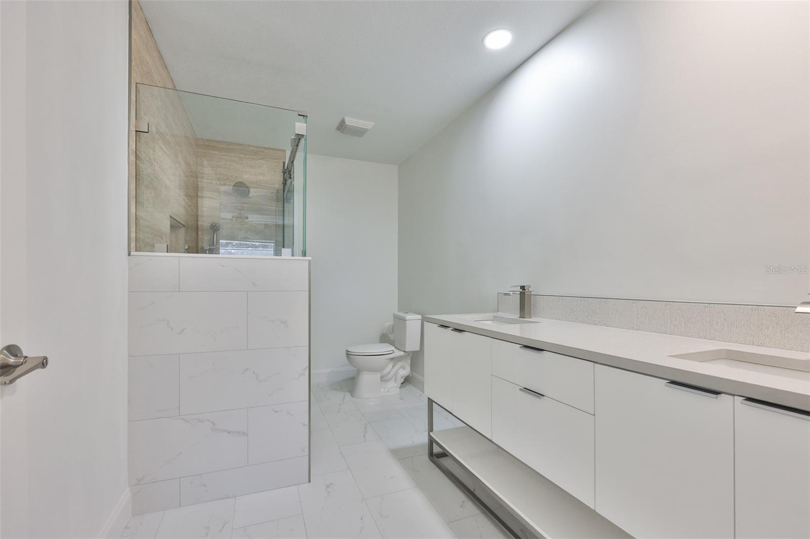 325 GREEN MANOR DR — photo 27