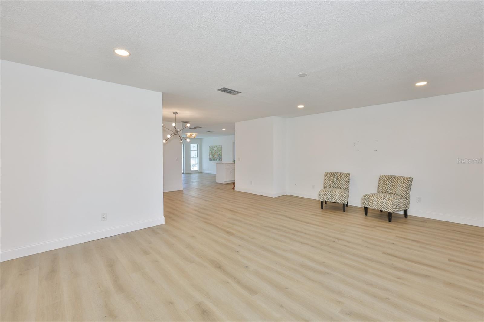 325 GREEN MANOR DR — photo 7