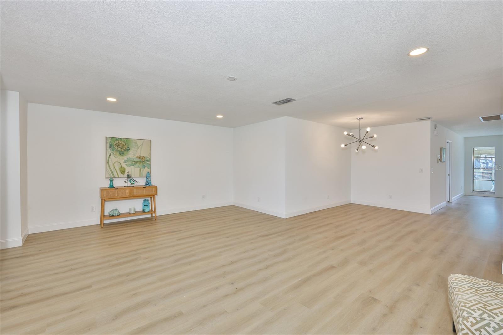 325 GREEN MANOR DR — photo 9