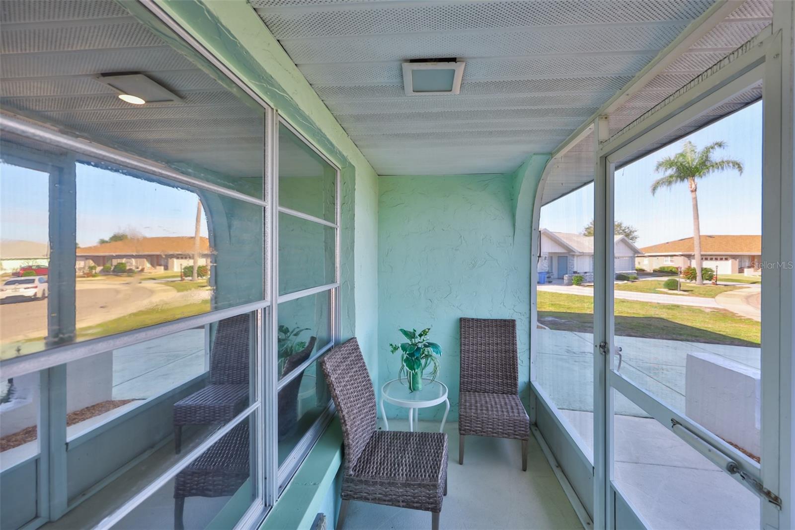 325 GREEN MANOR DR — photo 4