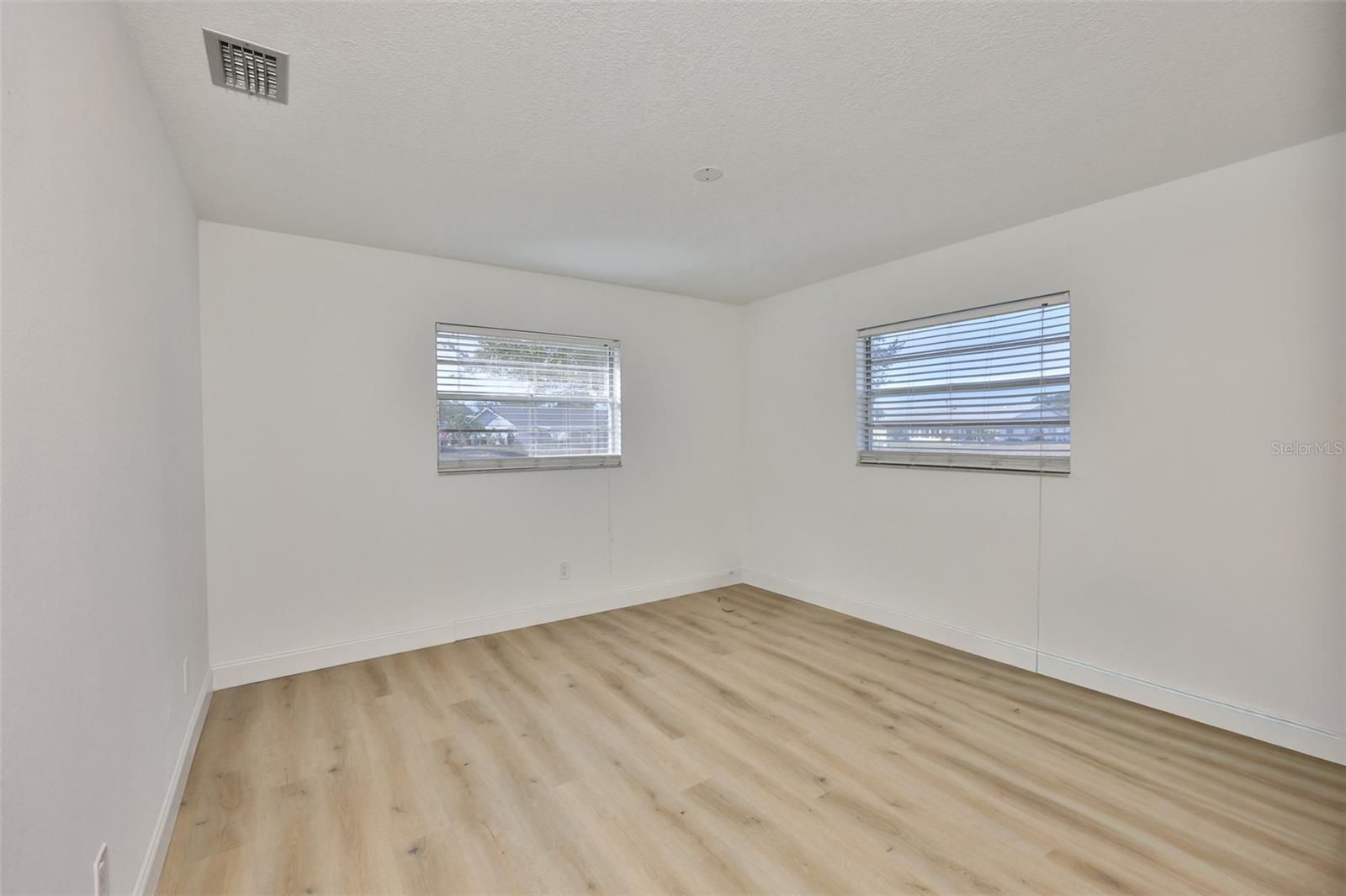 325 GREEN MANOR DR — photo 30