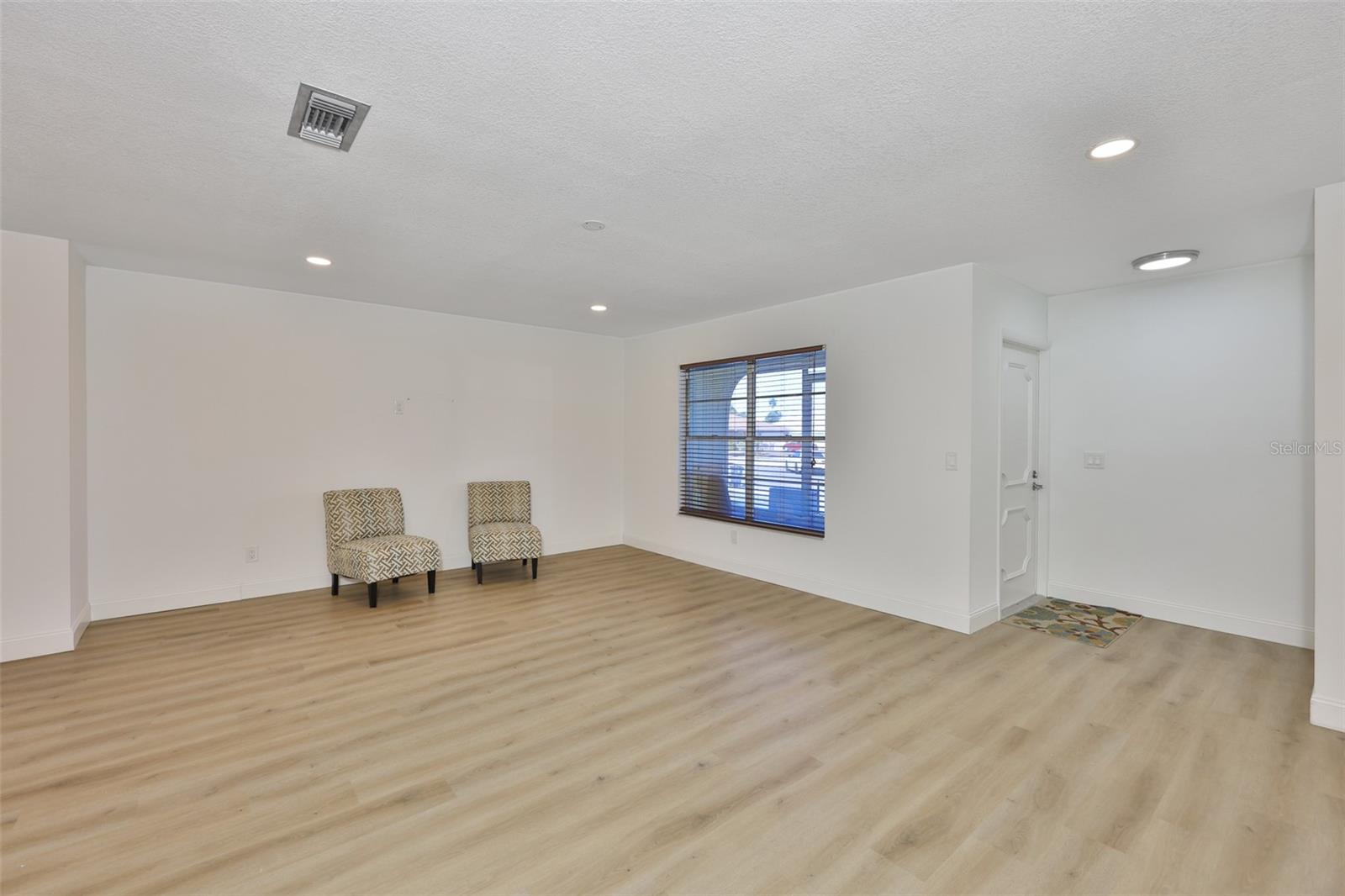 325 GREEN MANOR DR — photo 5