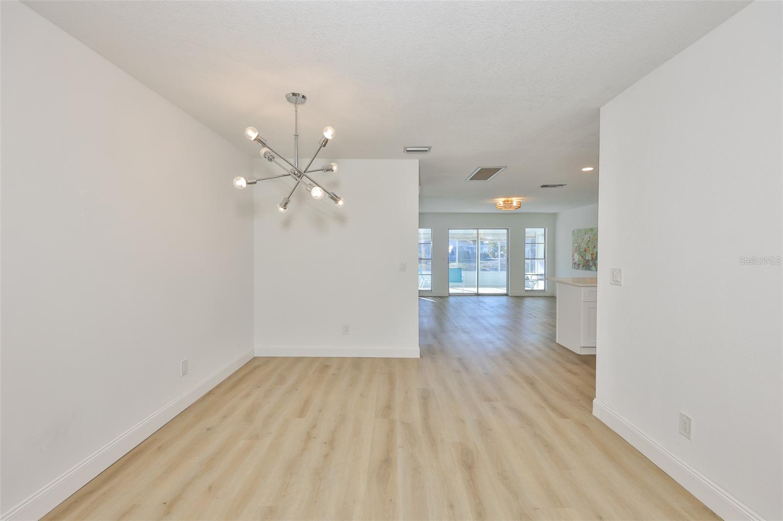325 GREEN MANOR DR — photo 11