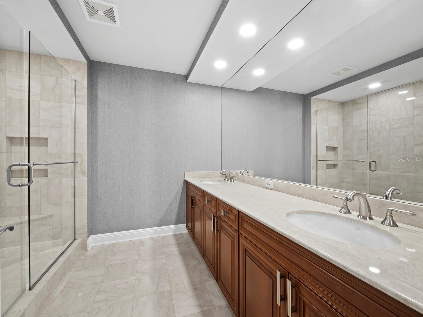 35 WATERGATE DR #1403 — photo 35