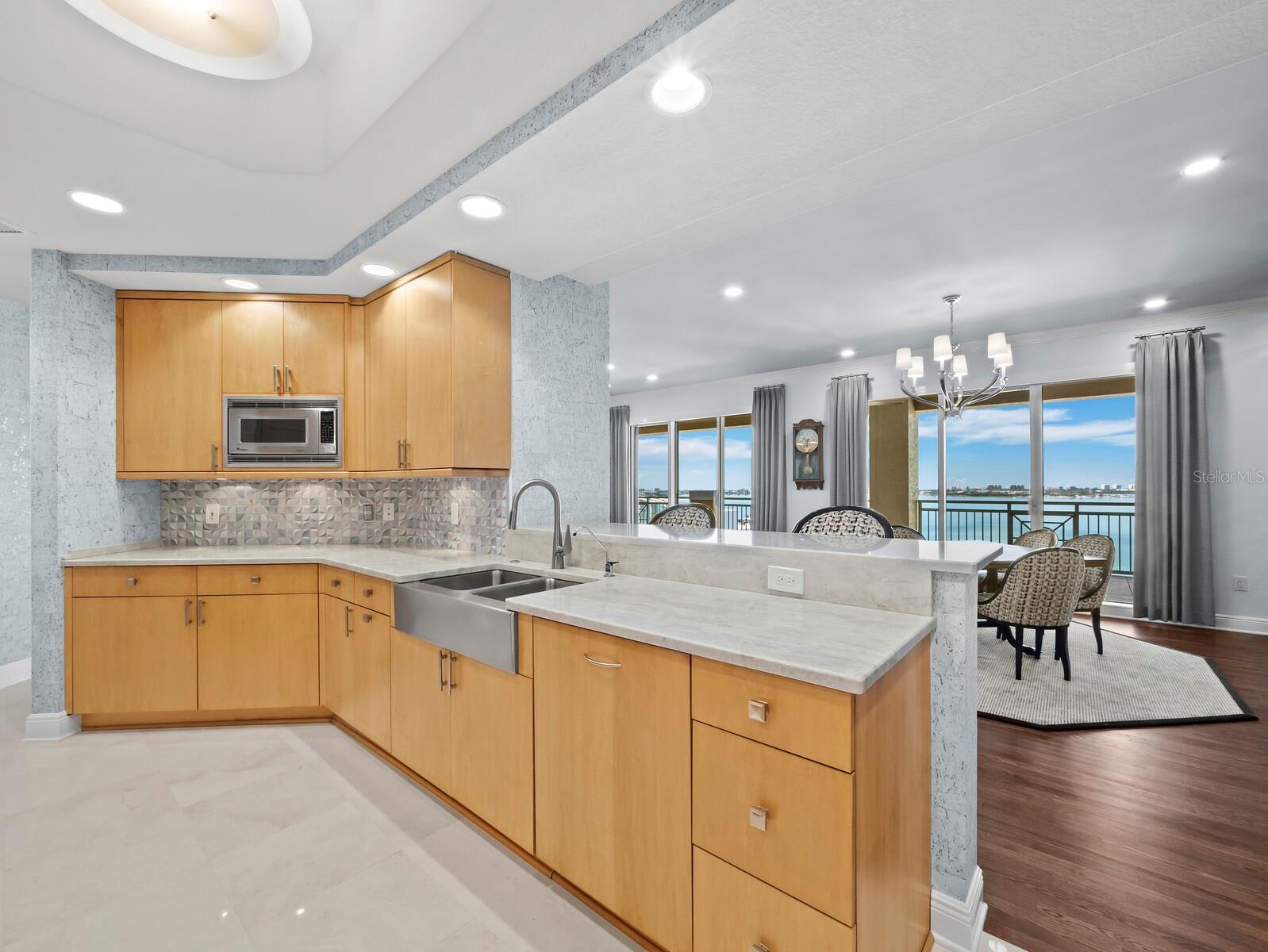 35 WATERGATE DR #1403 — photo 23