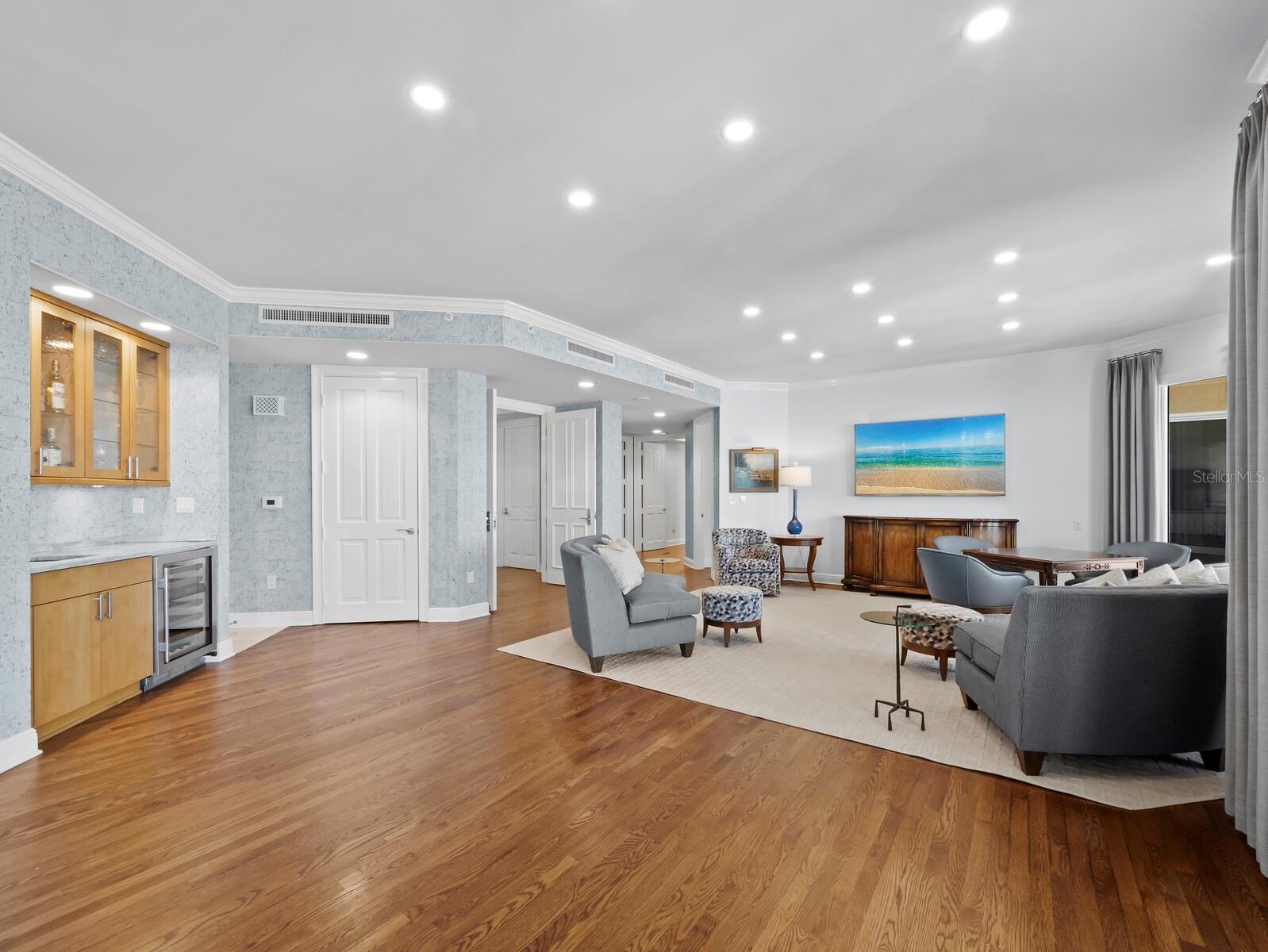 35 WATERGATE DR #1403 — photo 9