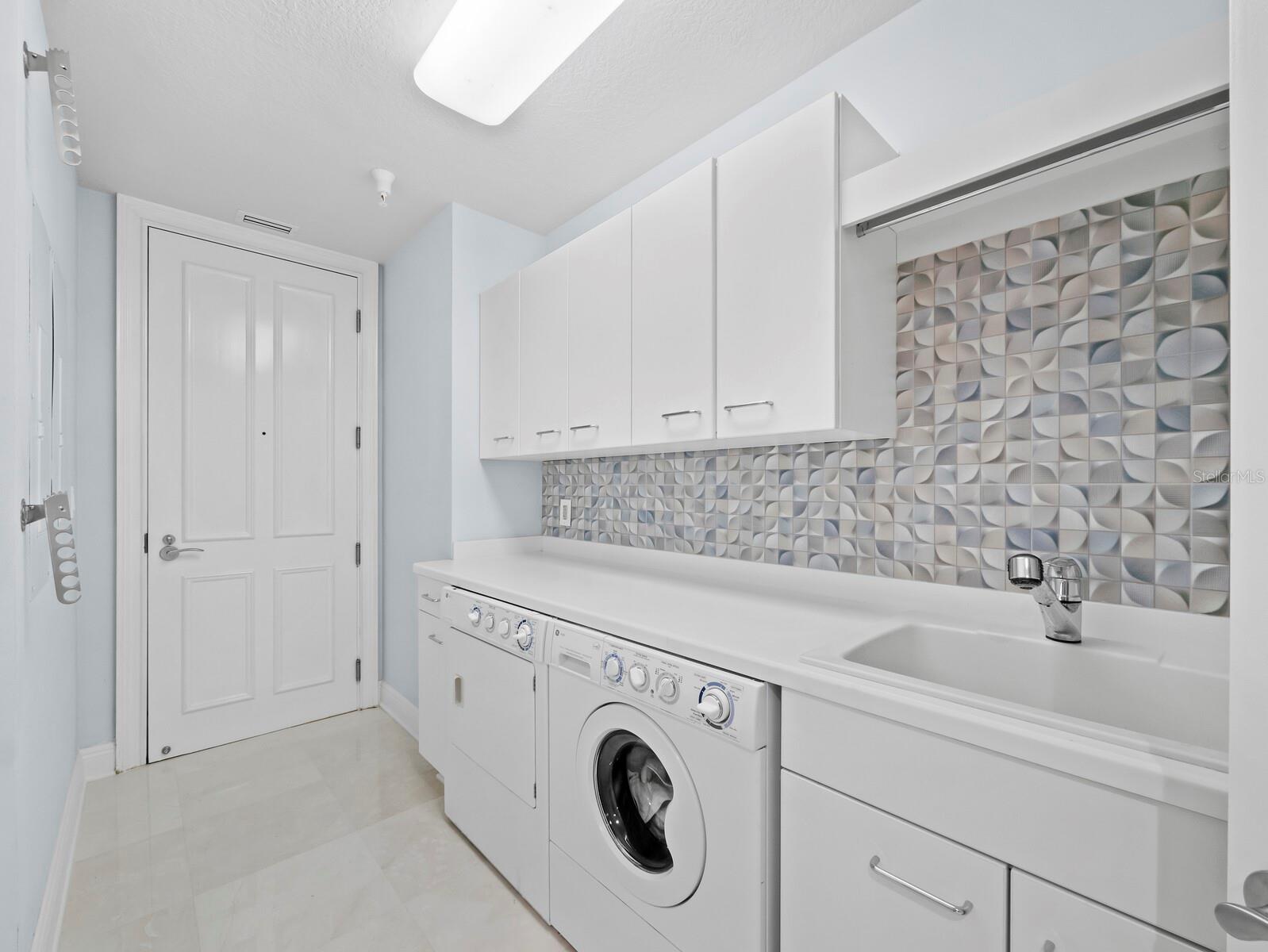 35 WATERGATE DR #1403 — photo 48