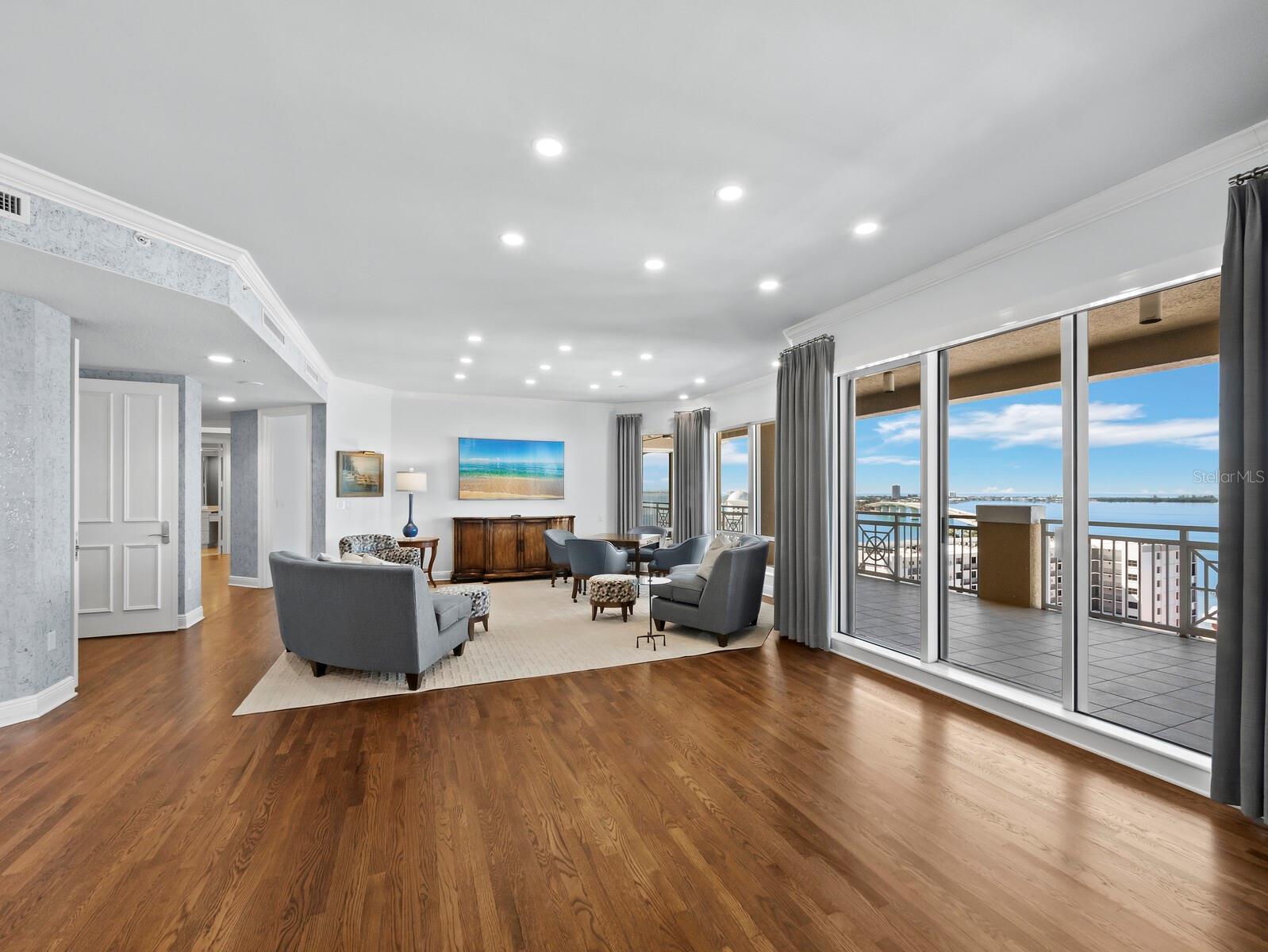 35 WATERGATE DR #1403 — photo 8