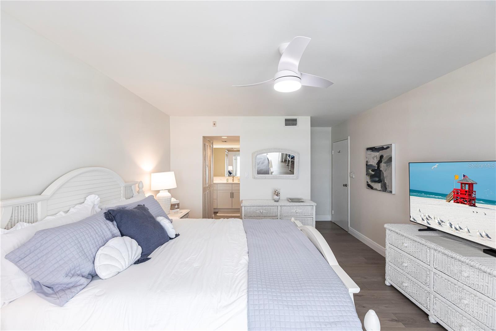 1055 W PEPPERTREE DR #106AA — photo 10