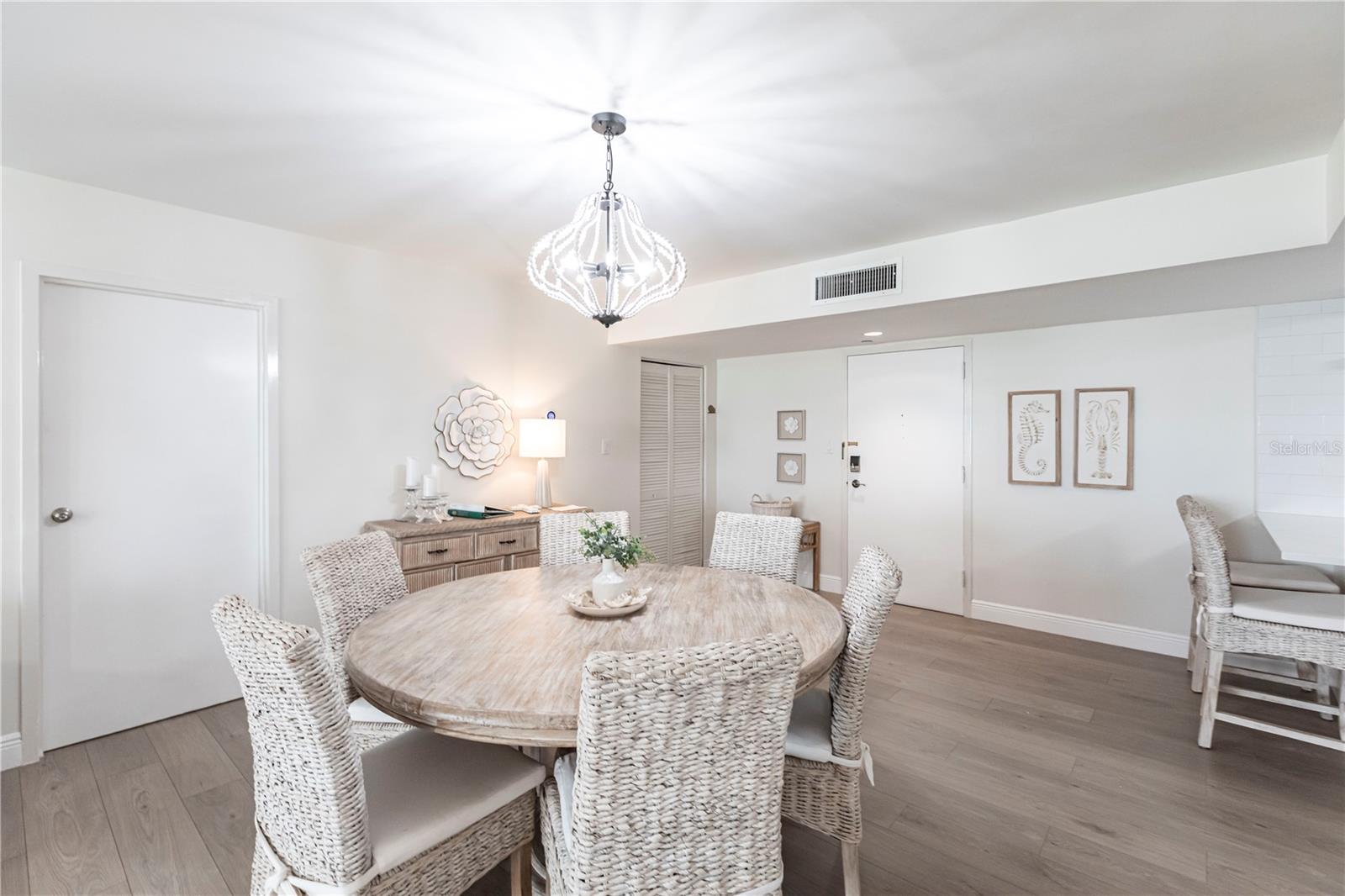 1055 W PEPPERTREE DR #106AA — photo 6