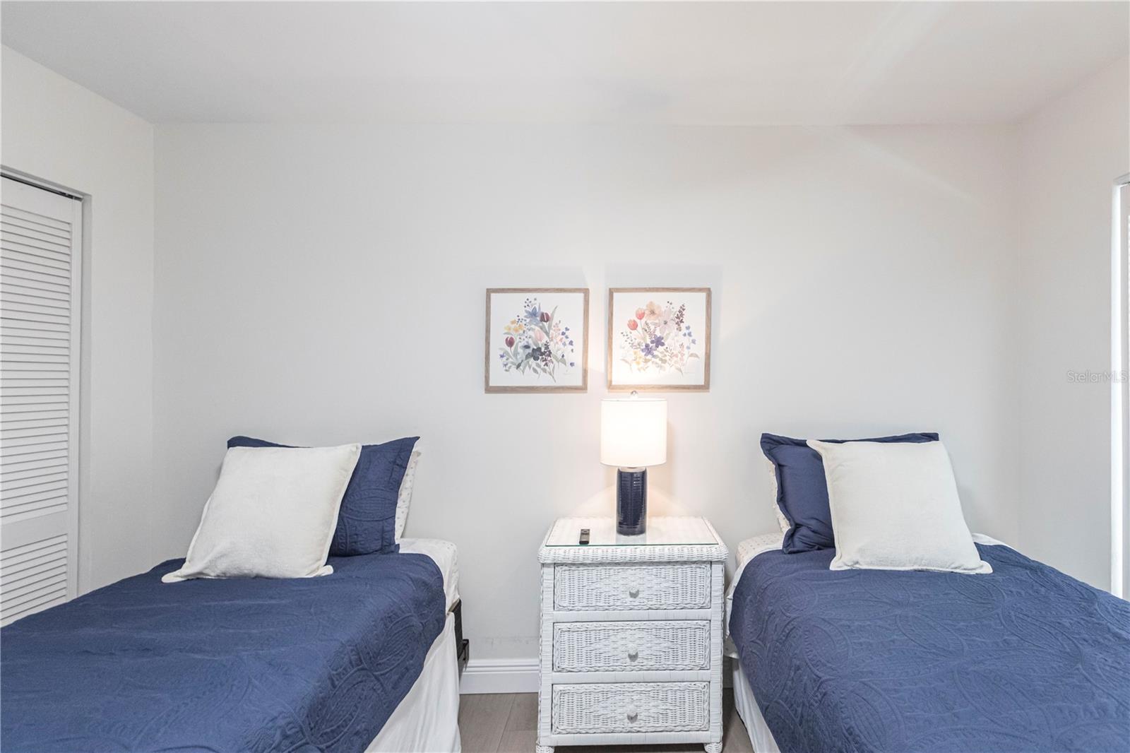 1055 W PEPPERTREE DR #106AA — photo 16