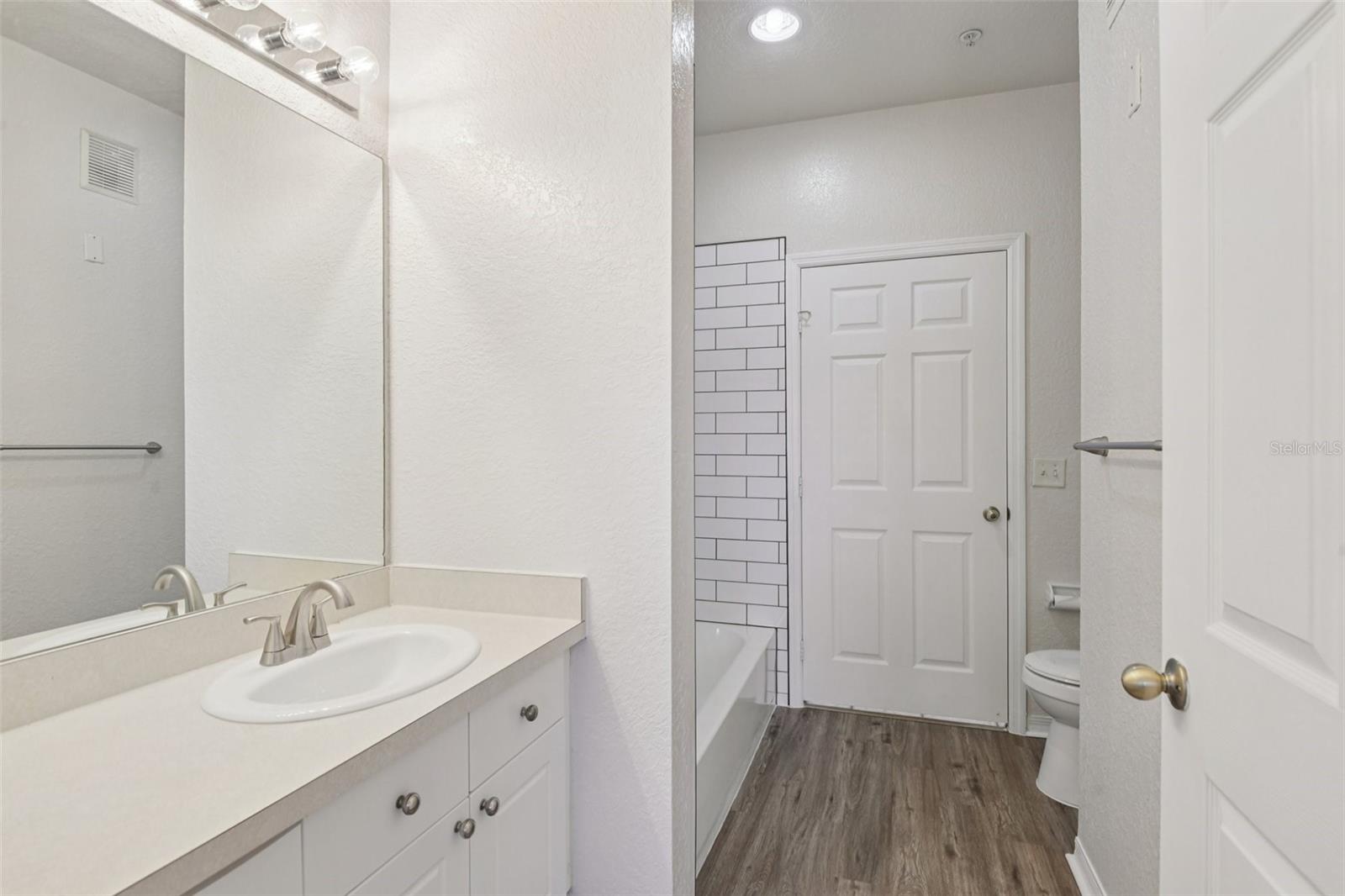 18001 RICHMOND PLACE DR #1213 — photo 16