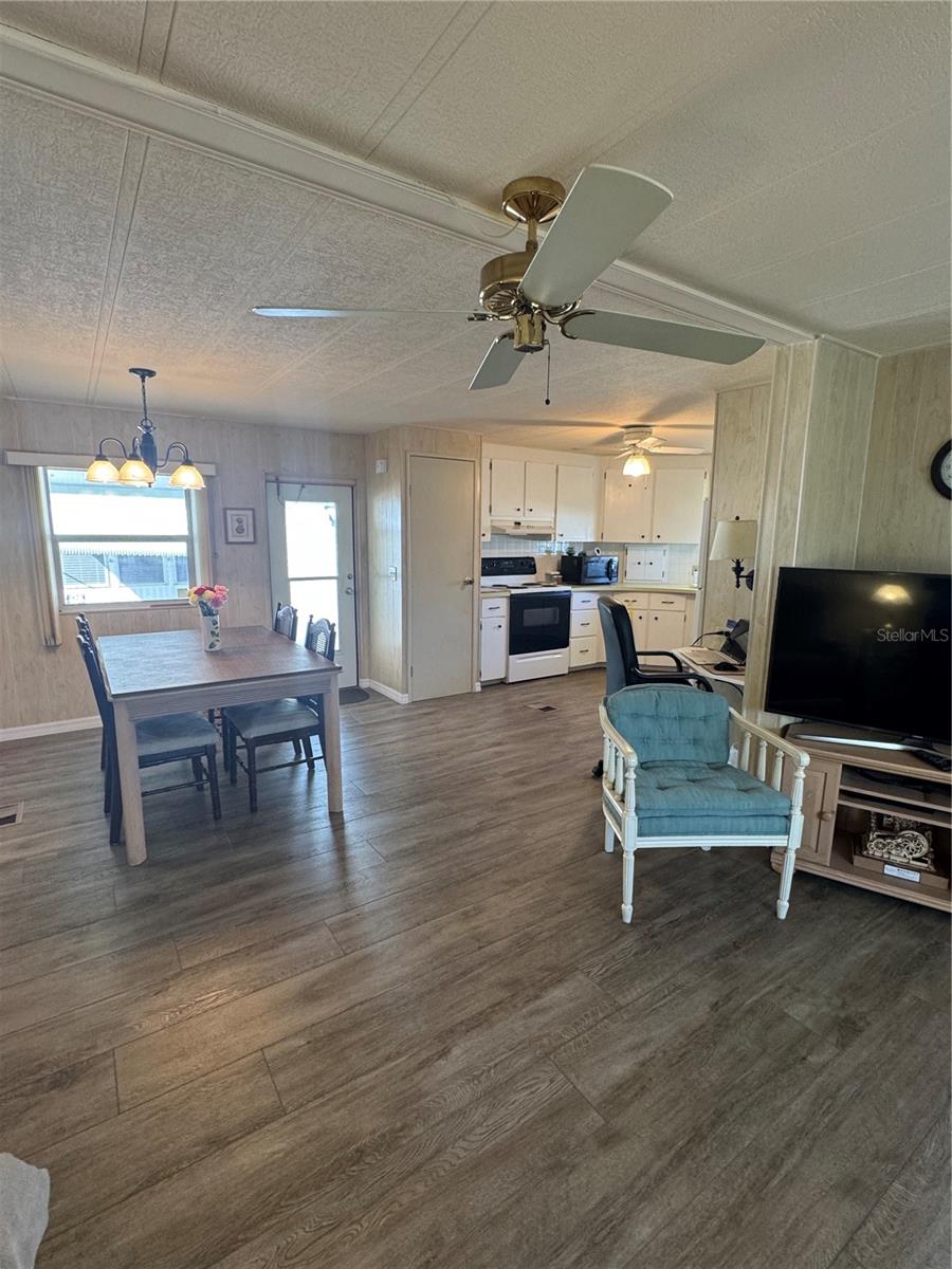 40 LAFITTE DR — photo 12