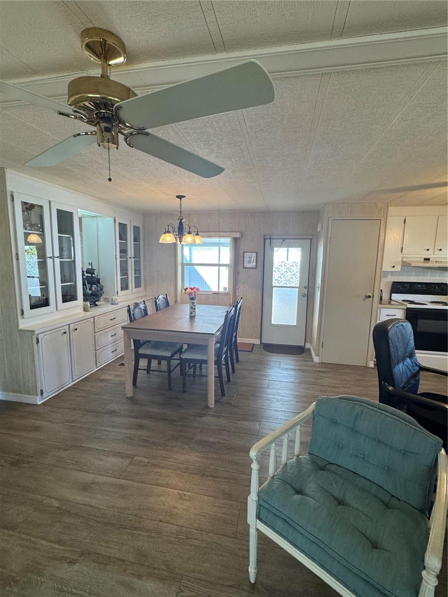 40 LAFITTE DR — photo 10