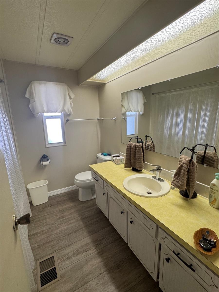 40 LAFITTE DR — photo 8