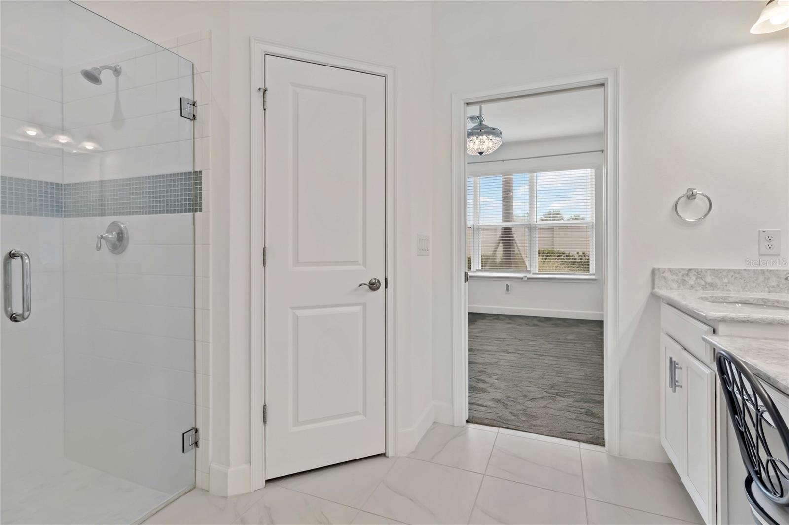 10934 WENDOVER DR — photo 18