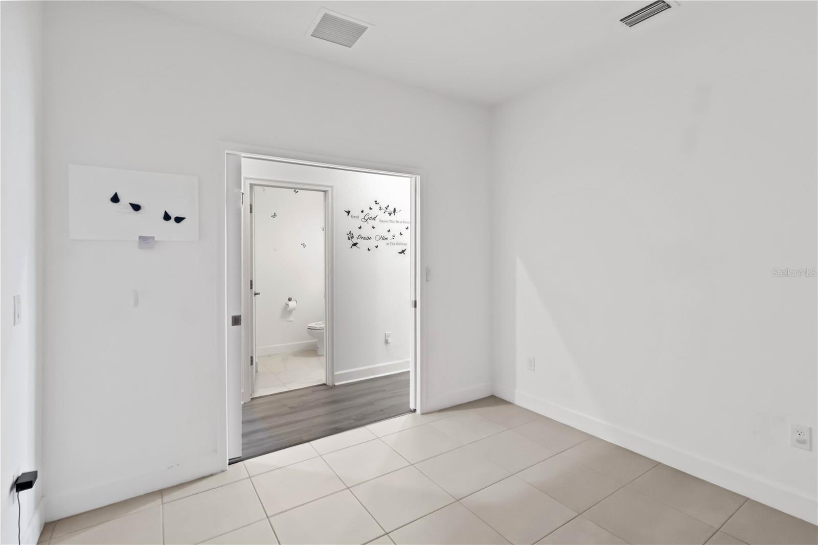 10934 WENDOVER DR — photo 21