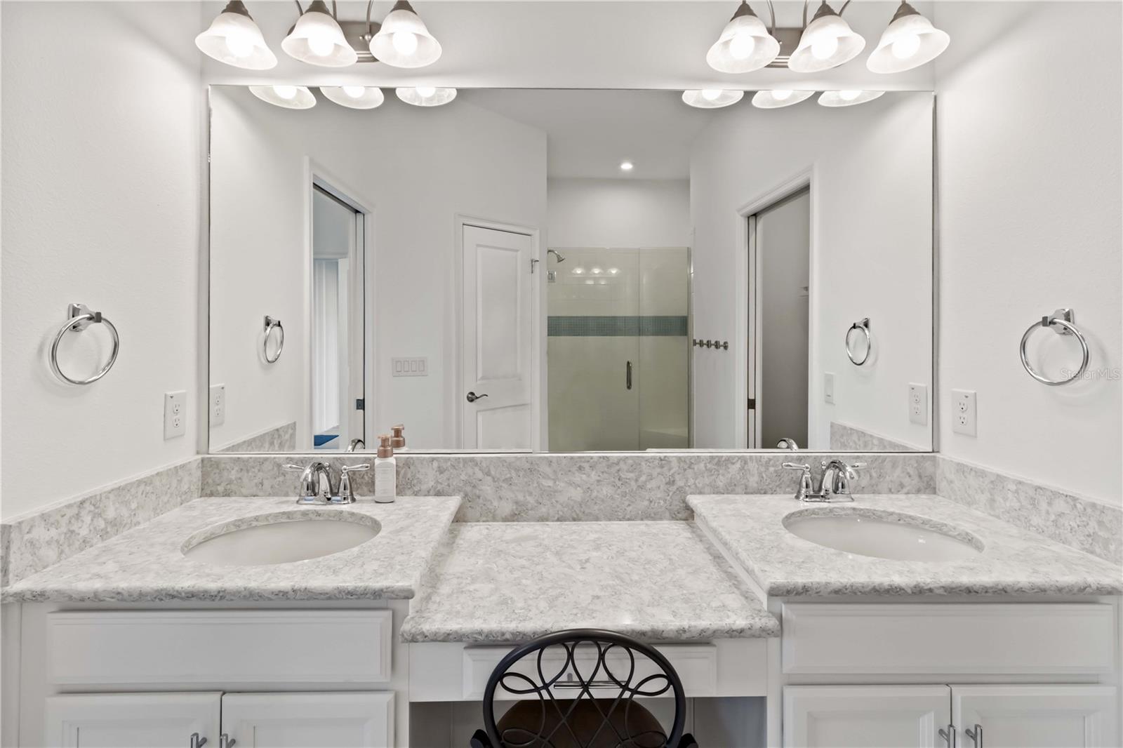 10934 WENDOVER DR — photo 17