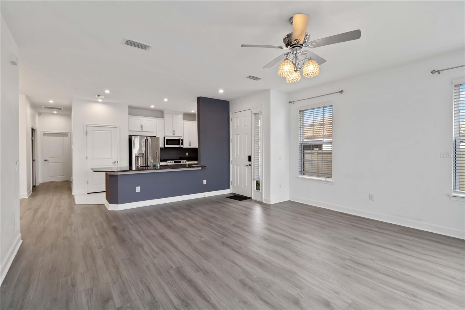 10934 WENDOVER DR — photo 4