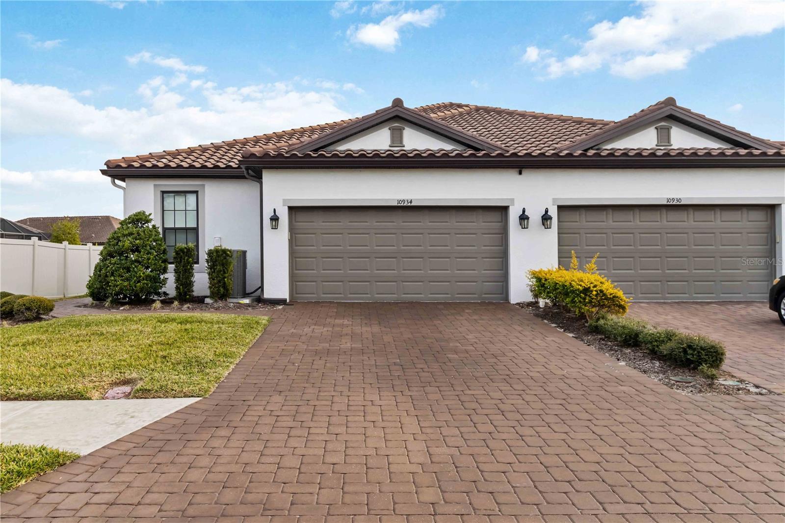 10934 WENDOVER DR — photo 36