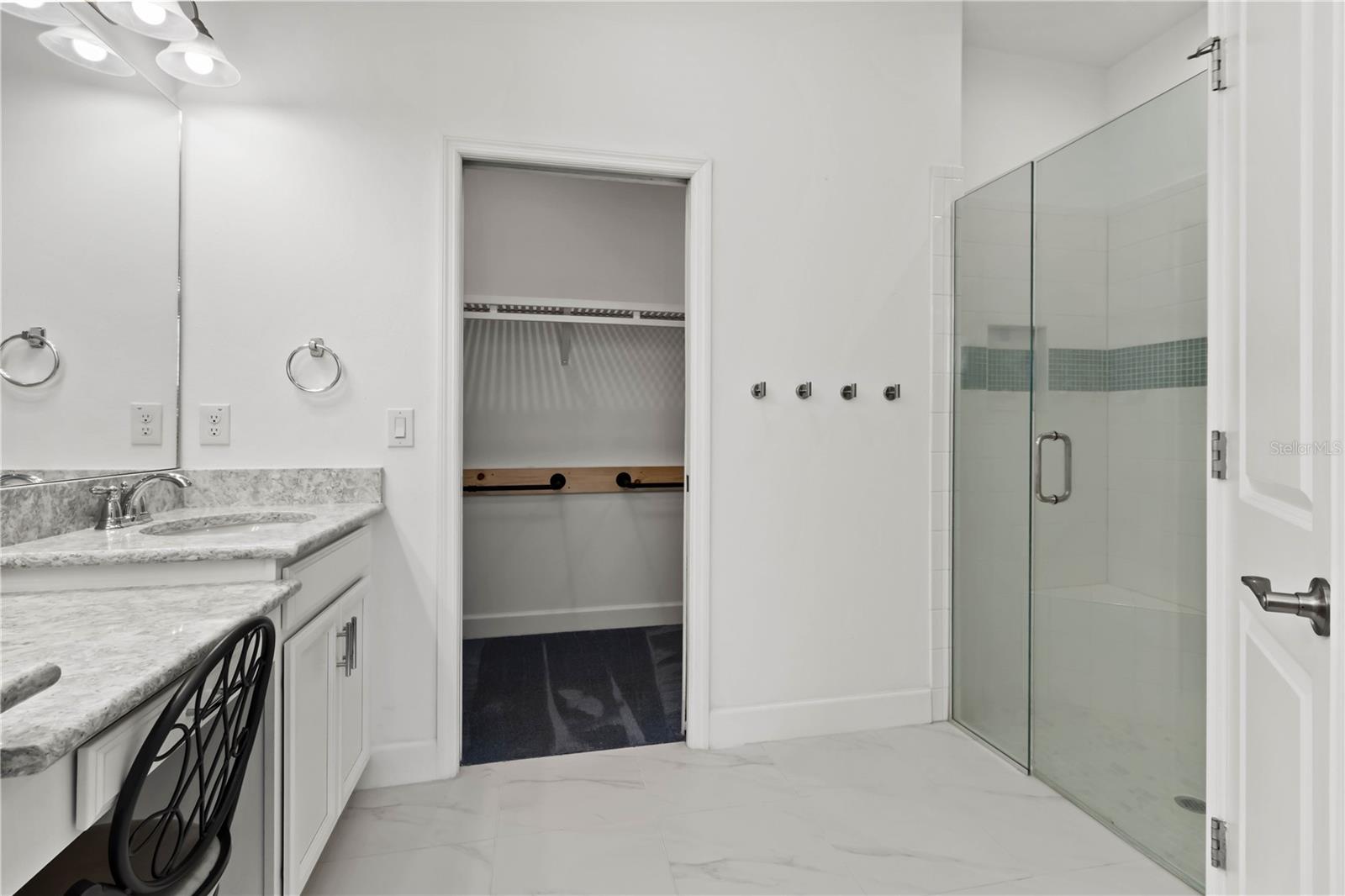 10934 WENDOVER DR — photo 16