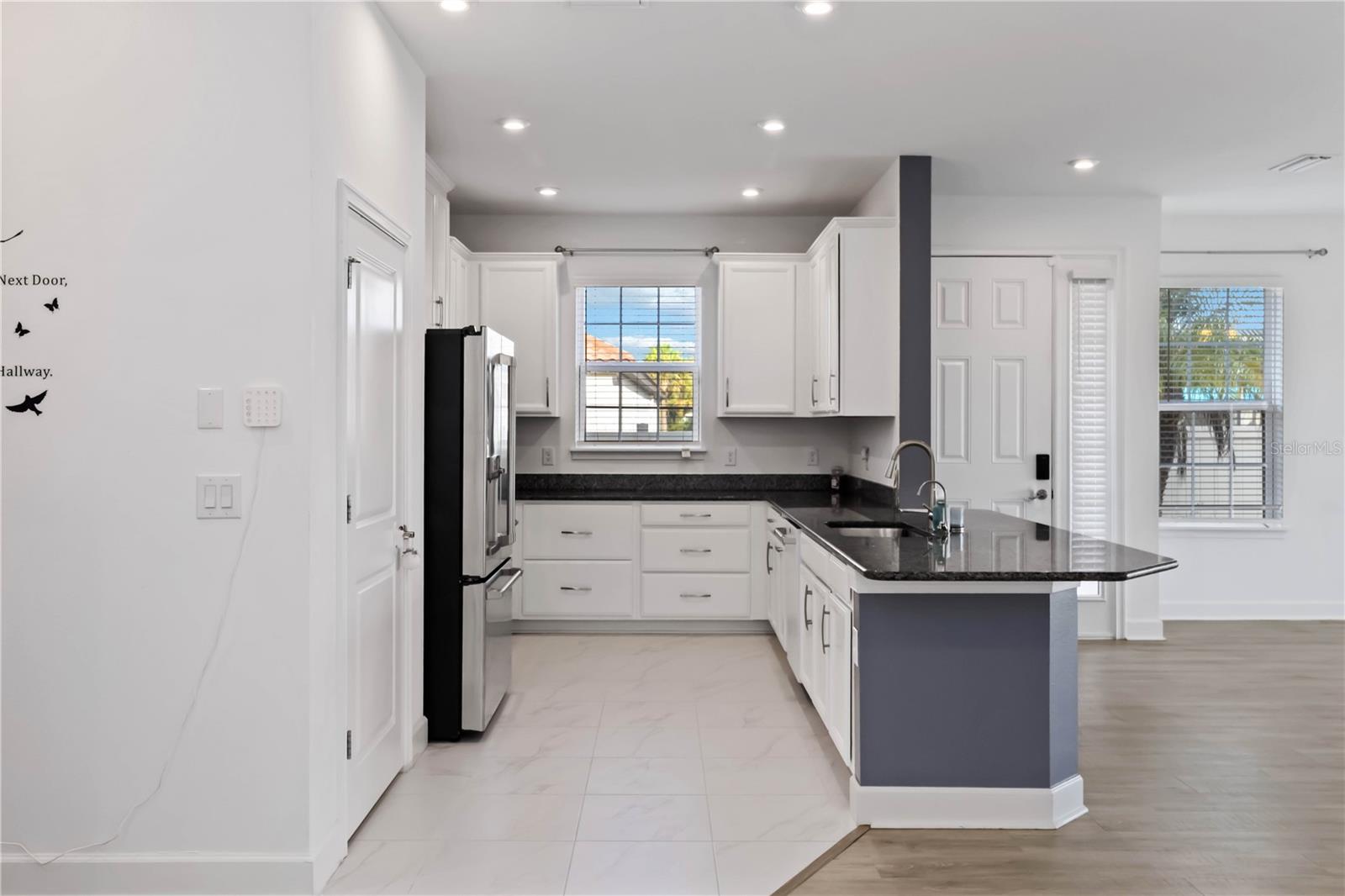 10934 WENDOVER DR — photo 5