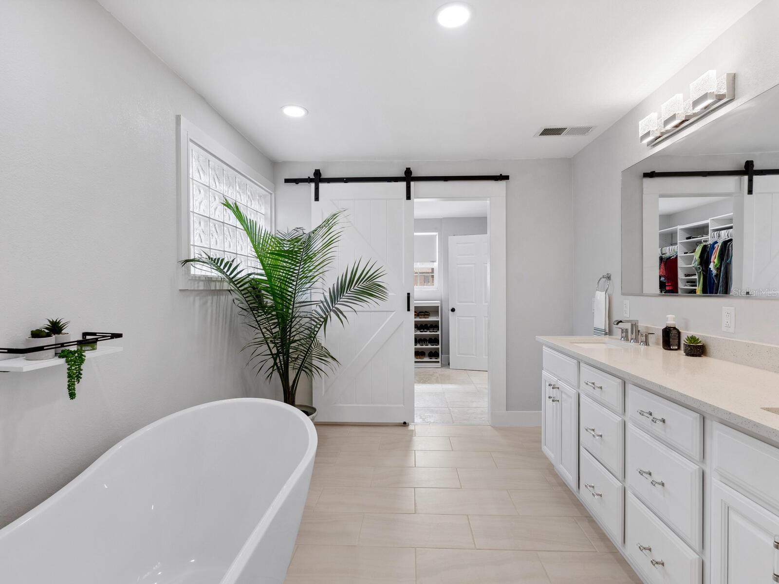 221 LYCHEE RD — photo 33