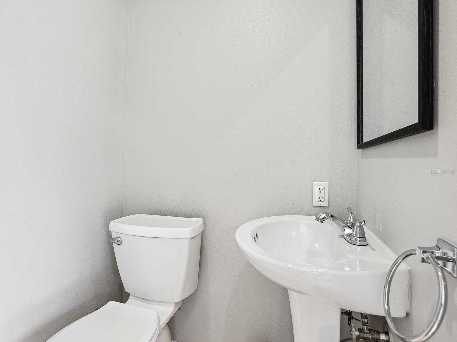 221 LYCHEE RD — photo 47