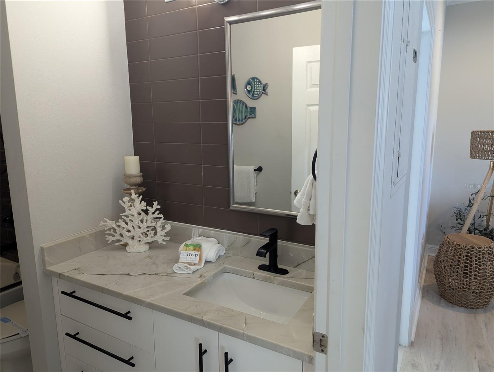 6732 SARASEA CIR #104C — photo 36