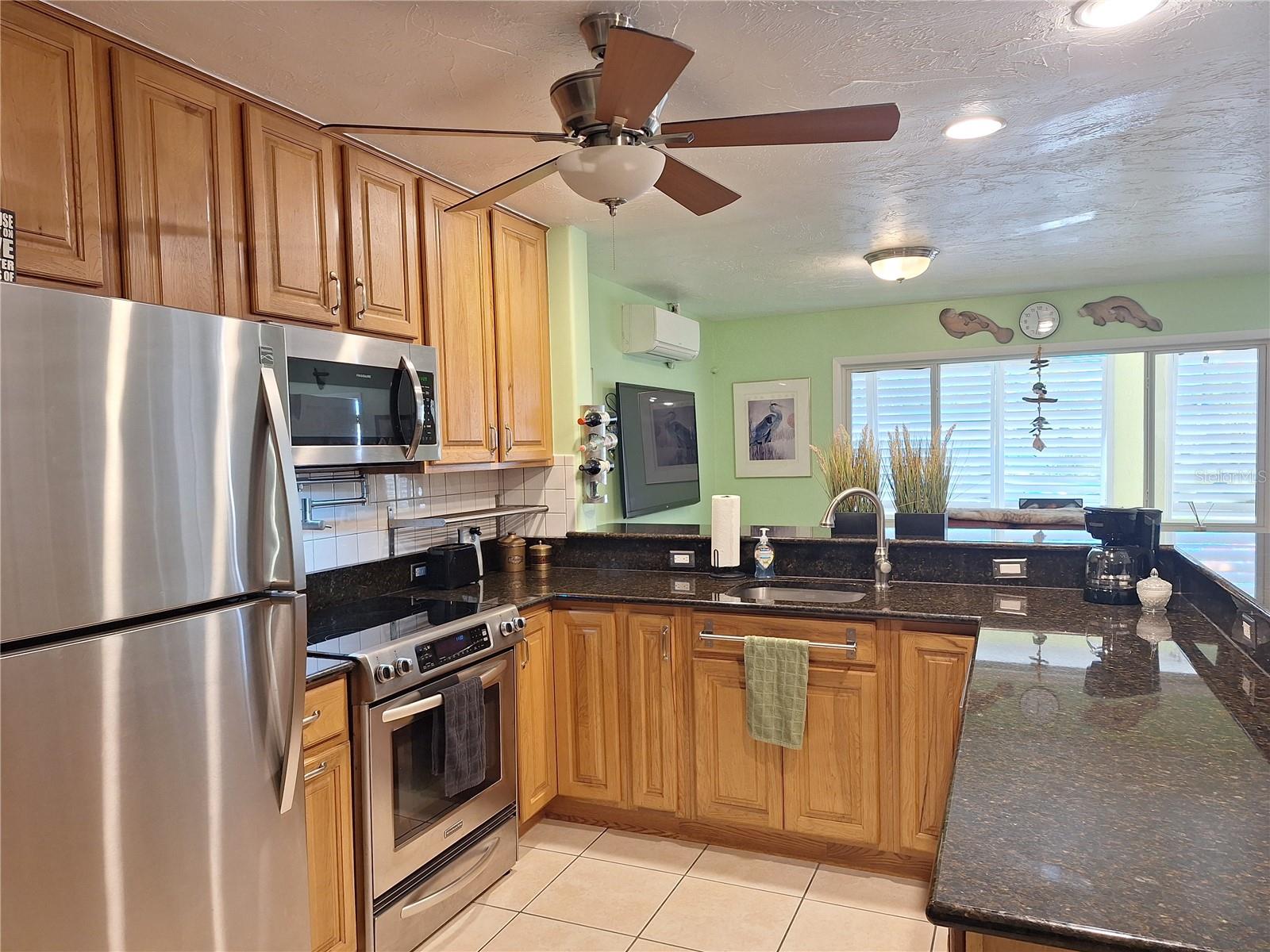 218 22ND ST NE — photo 9