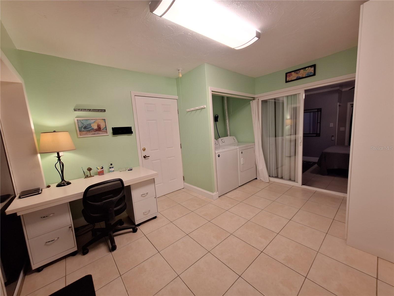 218 22ND ST NE — photo 30