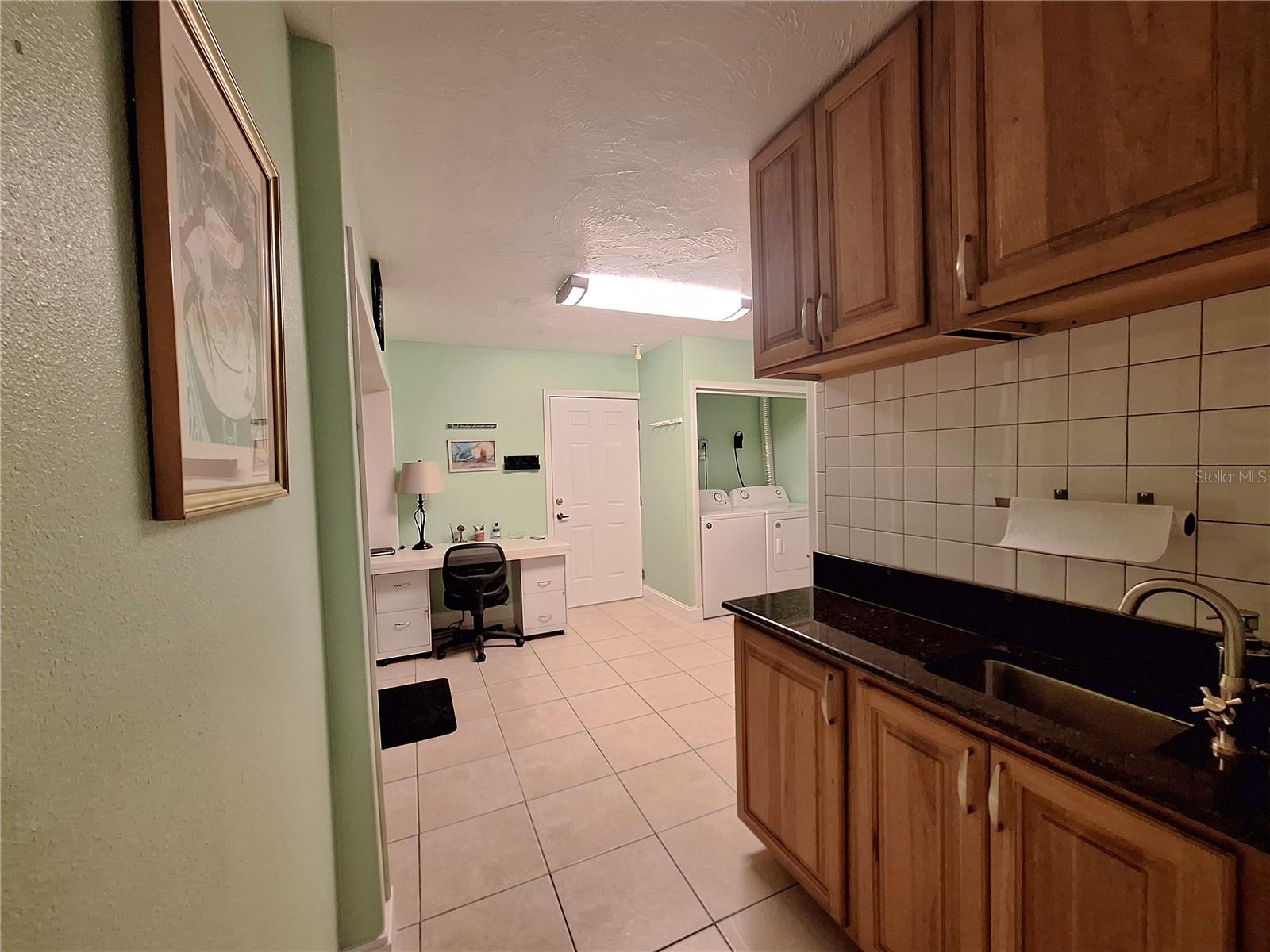 218 22ND ST NE — photo 27