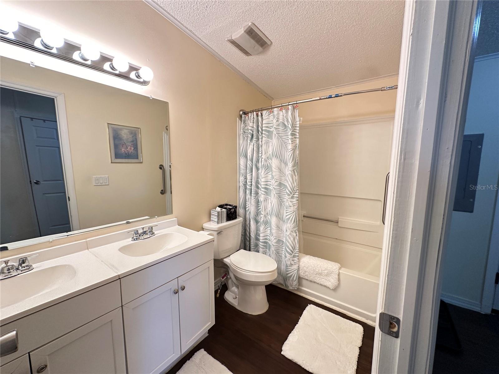 16735 OLIVAUD ST — photo 27