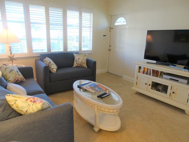 6020 MIDNIGHT PASS RD #3 — photo 2