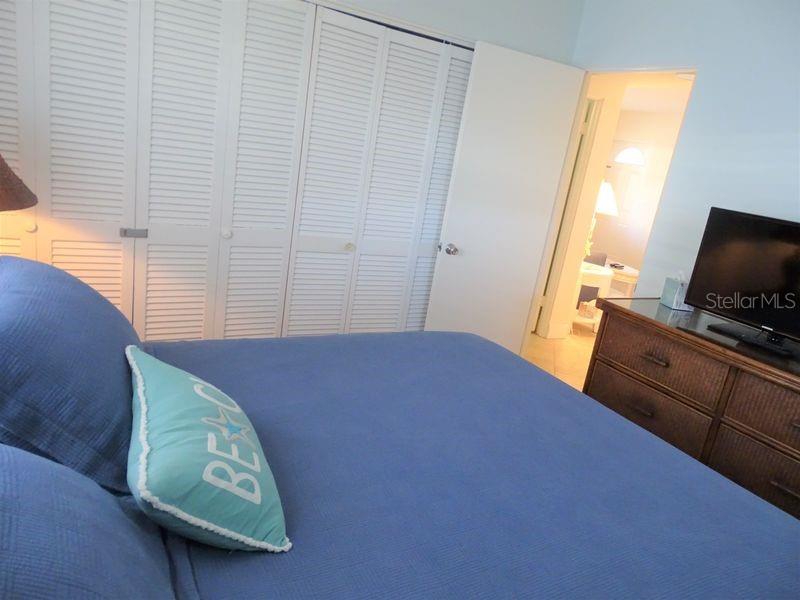 6020 MIDNIGHT PASS RD #3 — photo 3