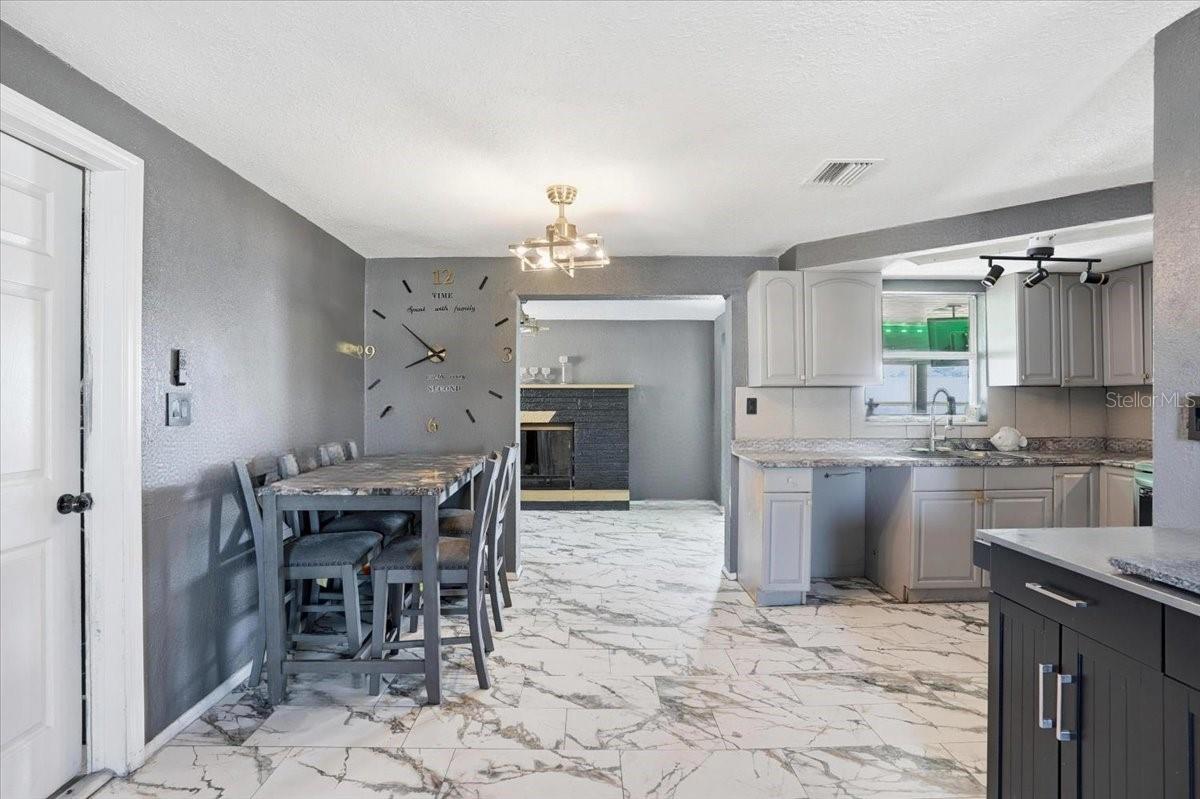 3208 KILBURN RD — photo 3