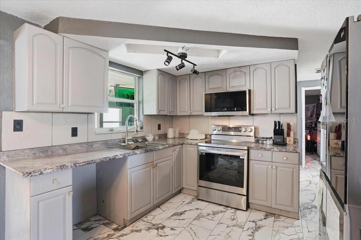 3208 KILBURN RD — photo 4
