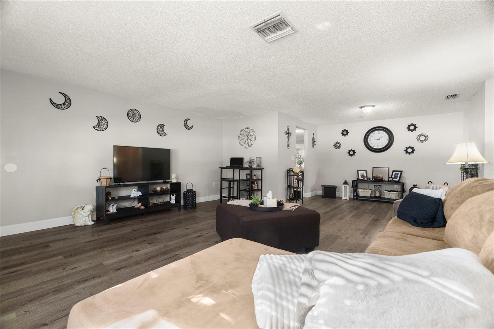 6333 ABERDEEN AVE — photo 8