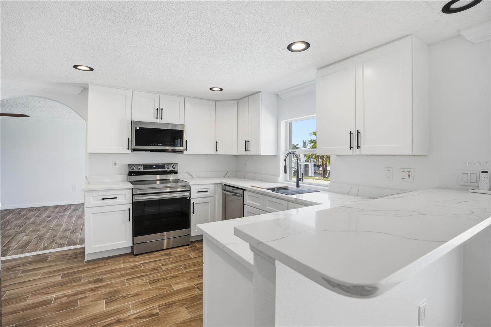 9837 ISLAND HARBOR DR — photo 12