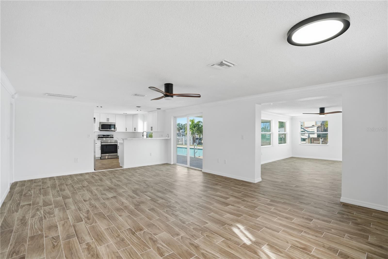 9837 ISLAND HARBOR DR — photo 7