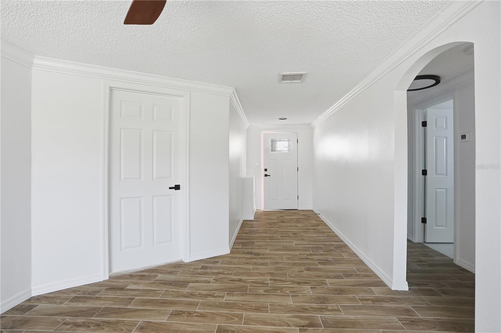9837 ISLAND HARBOR DR — photo 3