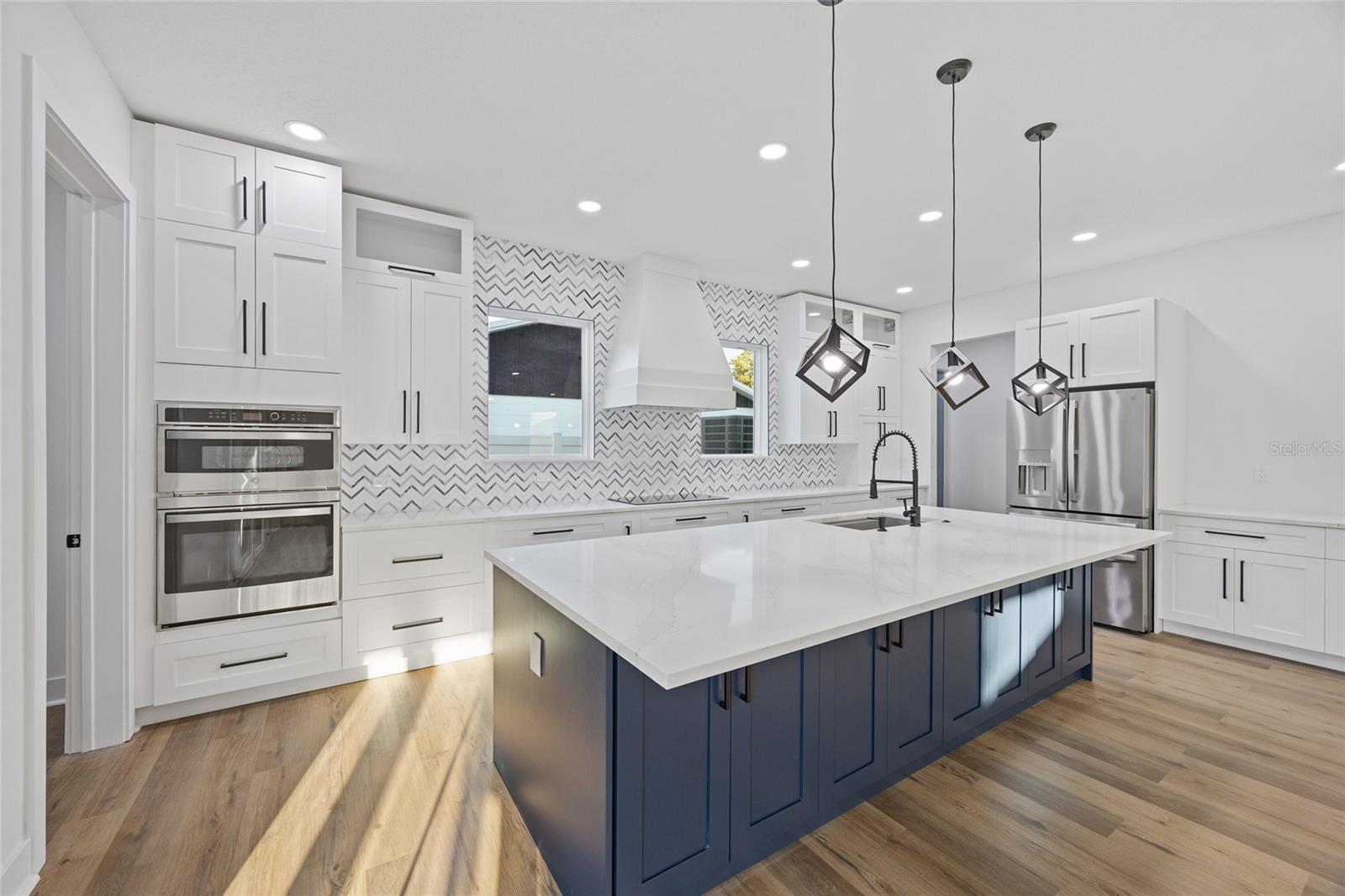 3317 W NAPOLEON AVE — photo 9
